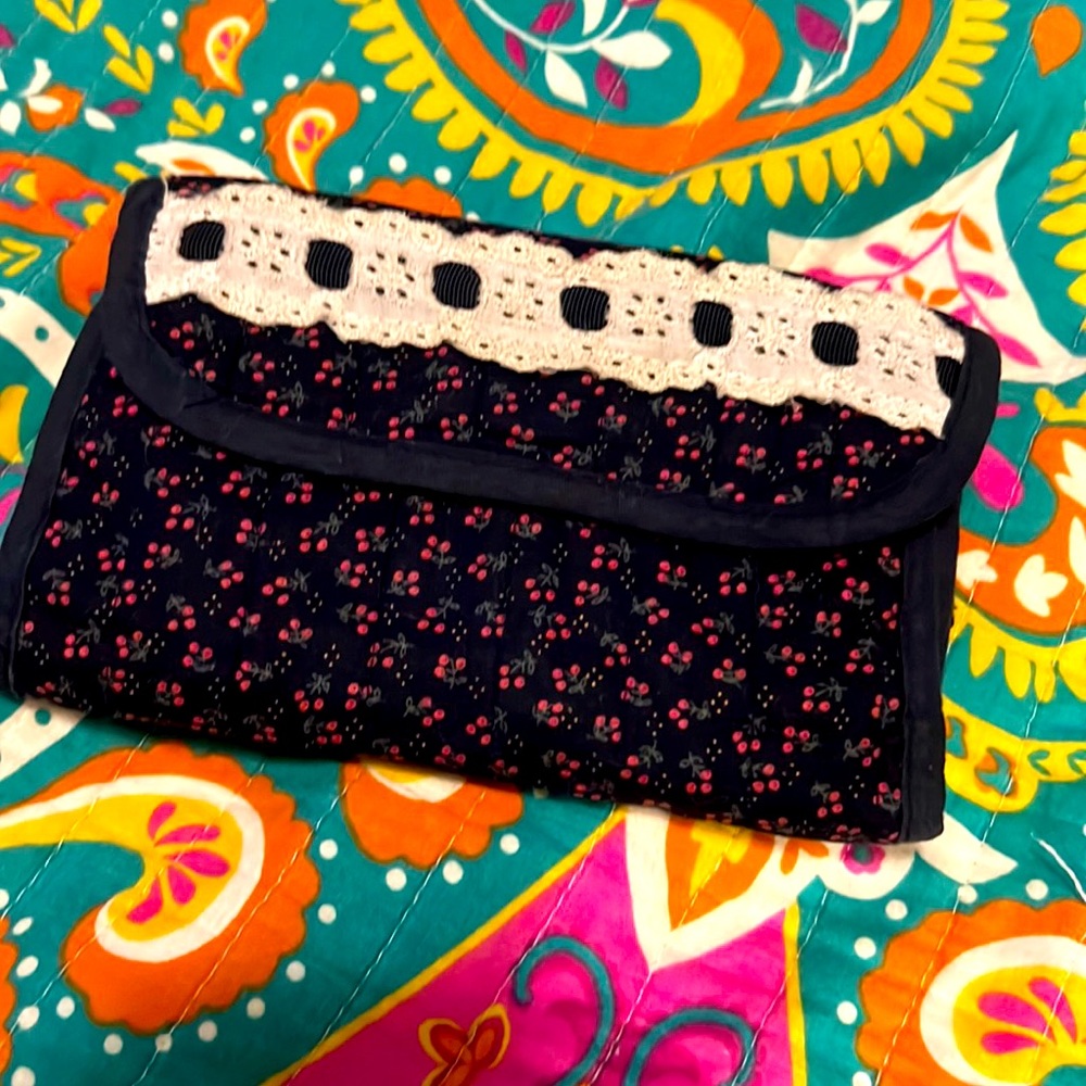 🔥VTG HANDCRAFTED FLUFFY FLORAL VELCRO MULTI POCKET WALLET DELUXE VERSION